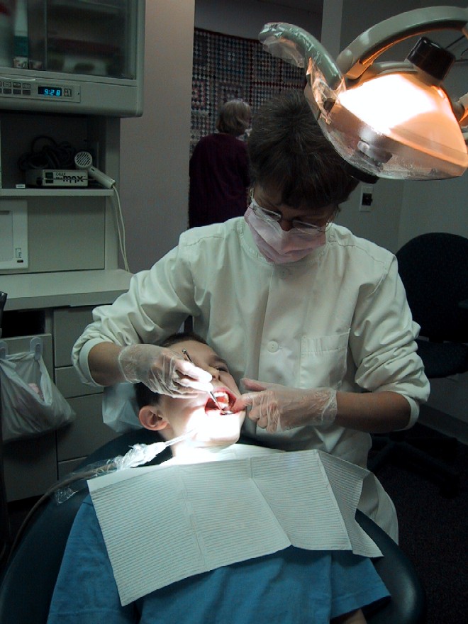 dentist[1].jpg